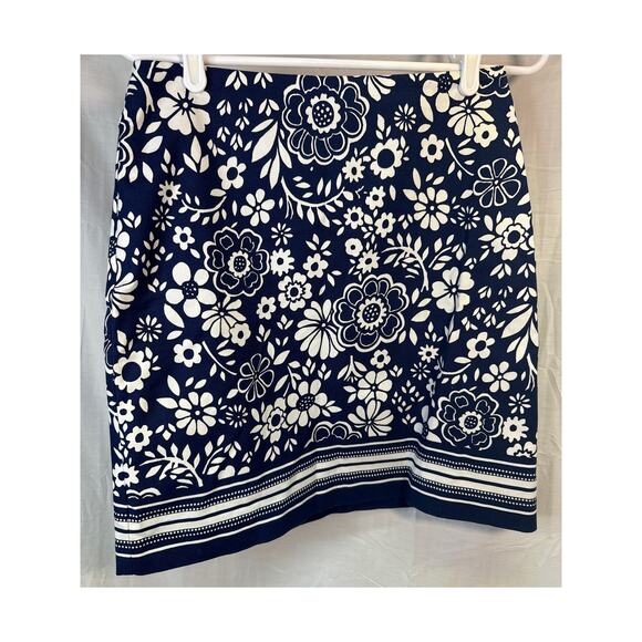 Talbots Dresses & Skirts - Talbots Women 2P Navy Blue White Floral Lined Classic Cotton A-Line‎ Skirt
